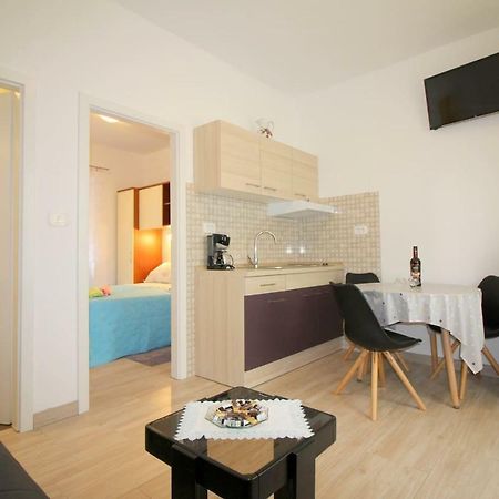 Apartment Noemi In City Center Porec Exterior photo